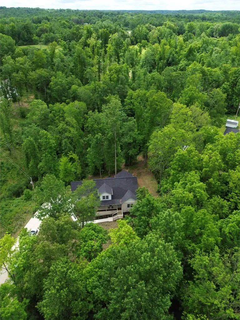 514 Doy Road, E White Bluff TN 37187
