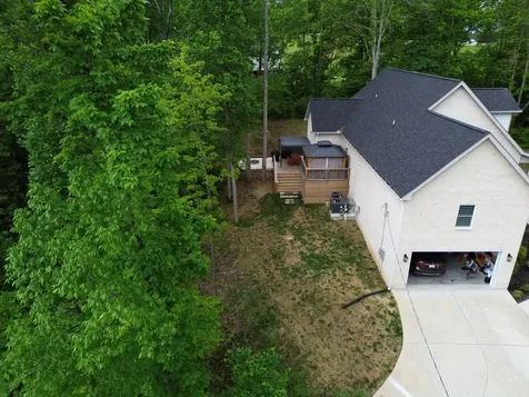 514 Doy Road, E White Bluff TN 37187