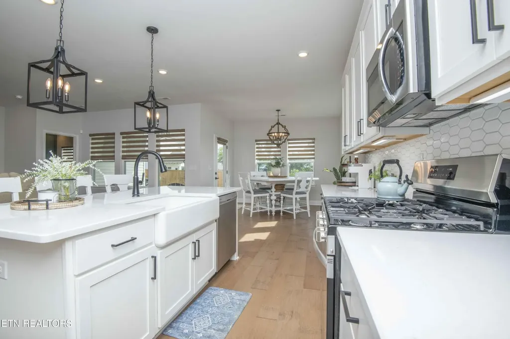 471 Sugar Maple Trail Lenoir City TN 37771