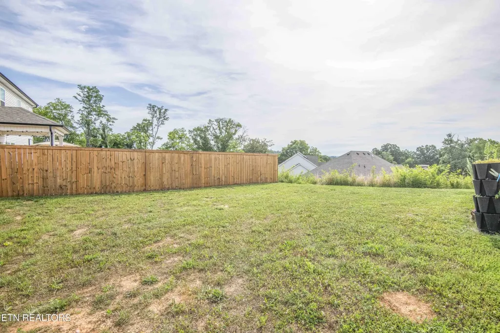 471 Sugar Maple Trail Lenoir City TN 37771