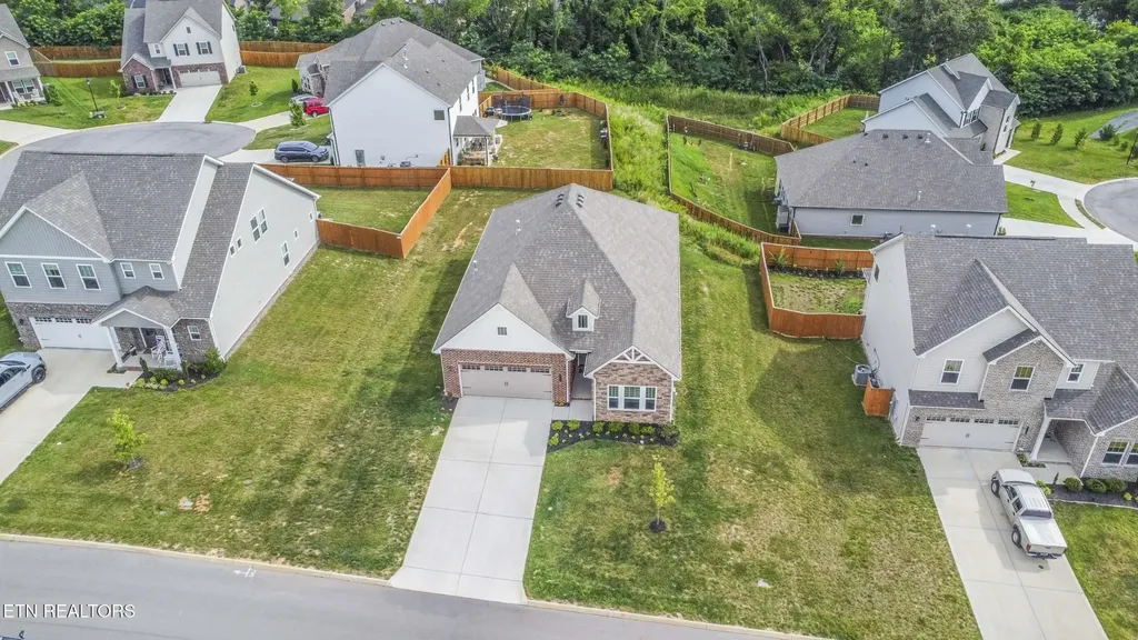 471 Sugar Maple Trail Lenoir City TN 37771