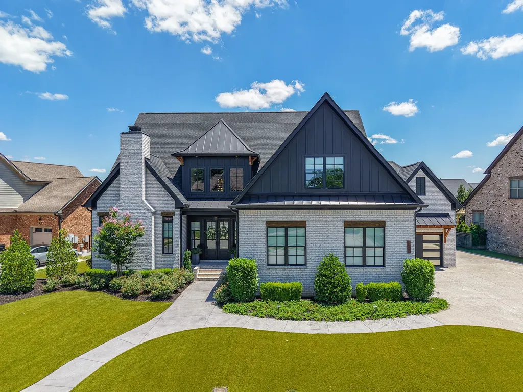1018 Julian Way Murfreesboro TN 37128