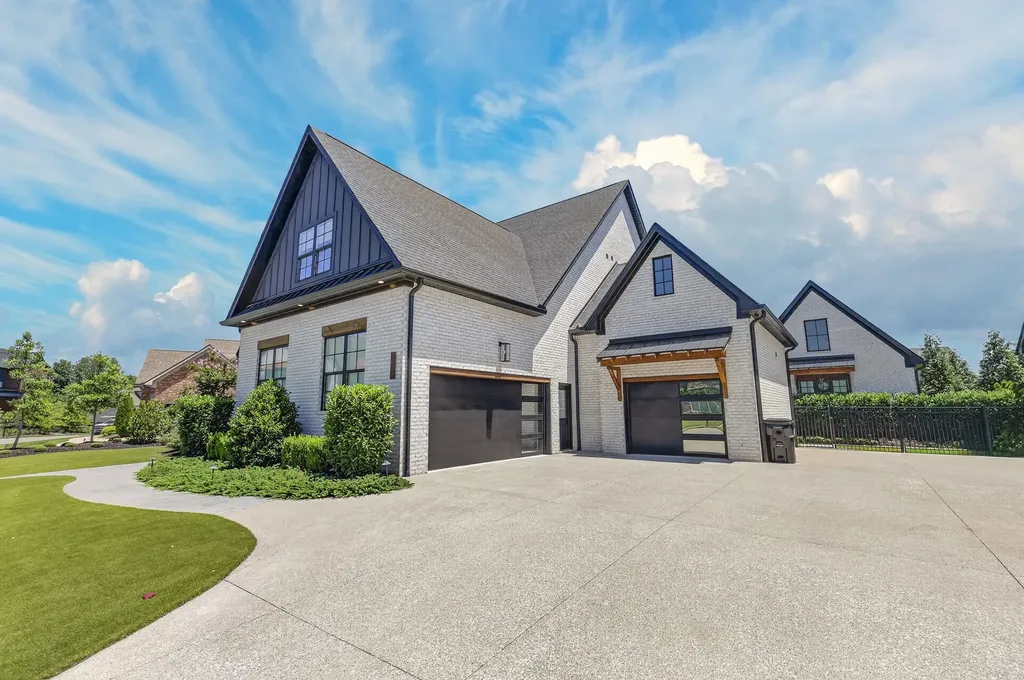 1018 Julian Way Murfreesboro TN 37128