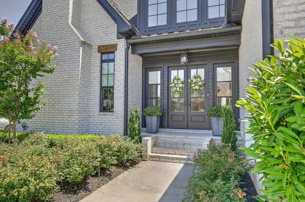 1018 Julian Way Murfreesboro TN 37128