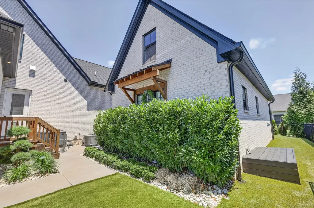 1018 Julian Way Murfreesboro TN 37128