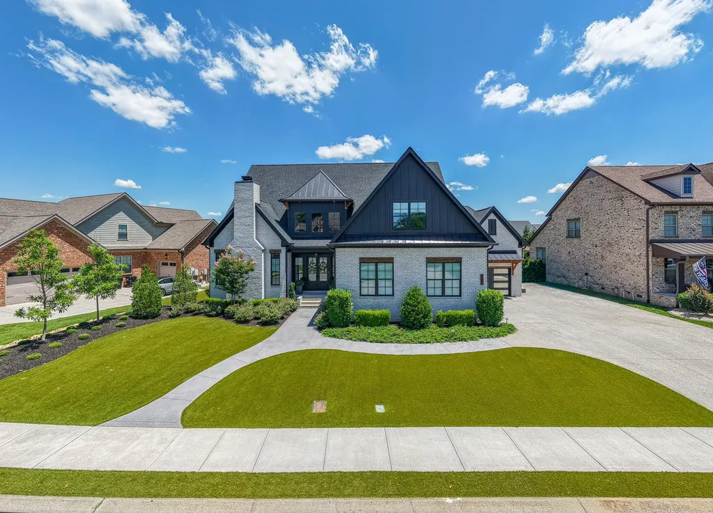 1018 Julian Way Murfreesboro TN 37128