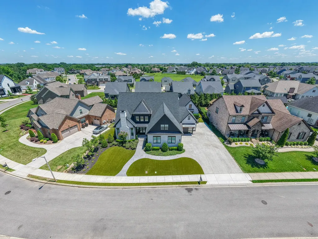 1018 Julian Way Murfreesboro TN 37128