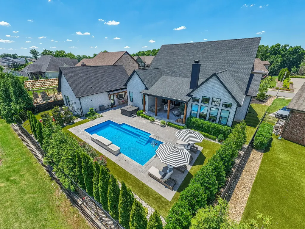 1018 Julian Way Murfreesboro TN 37128