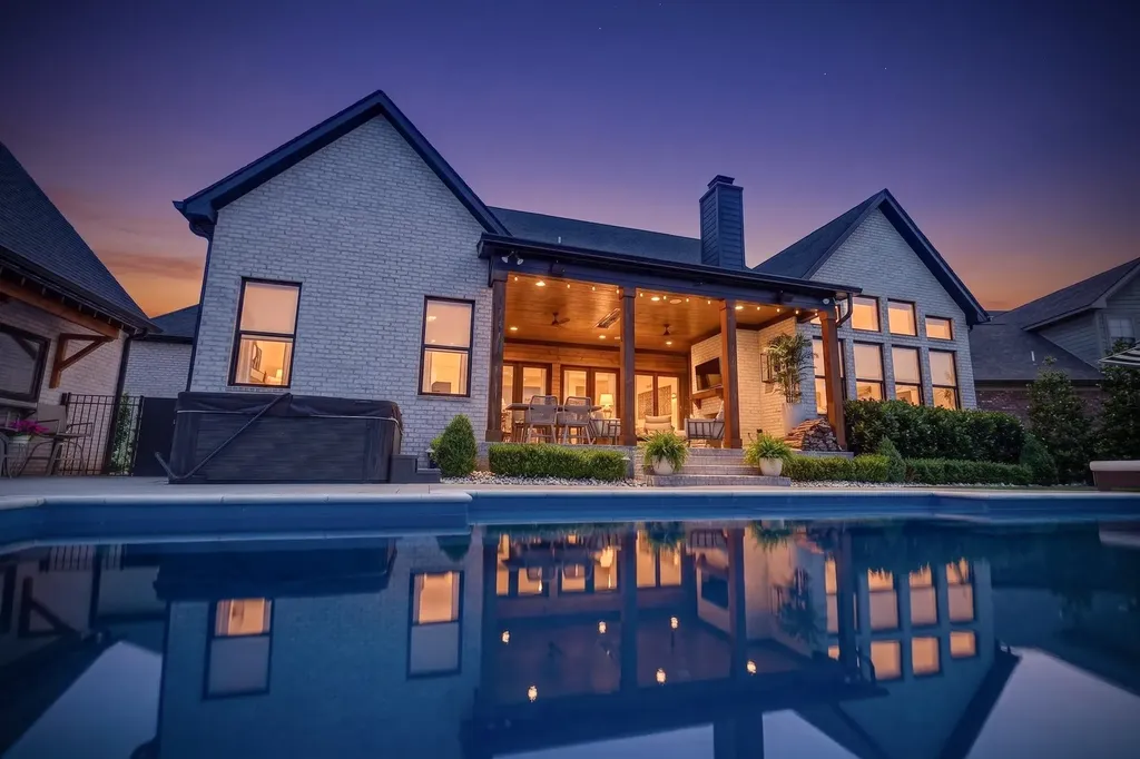 1018 Julian Way Murfreesboro TN 37128