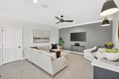 1018 Julian Way Murfreesboro TN 37128