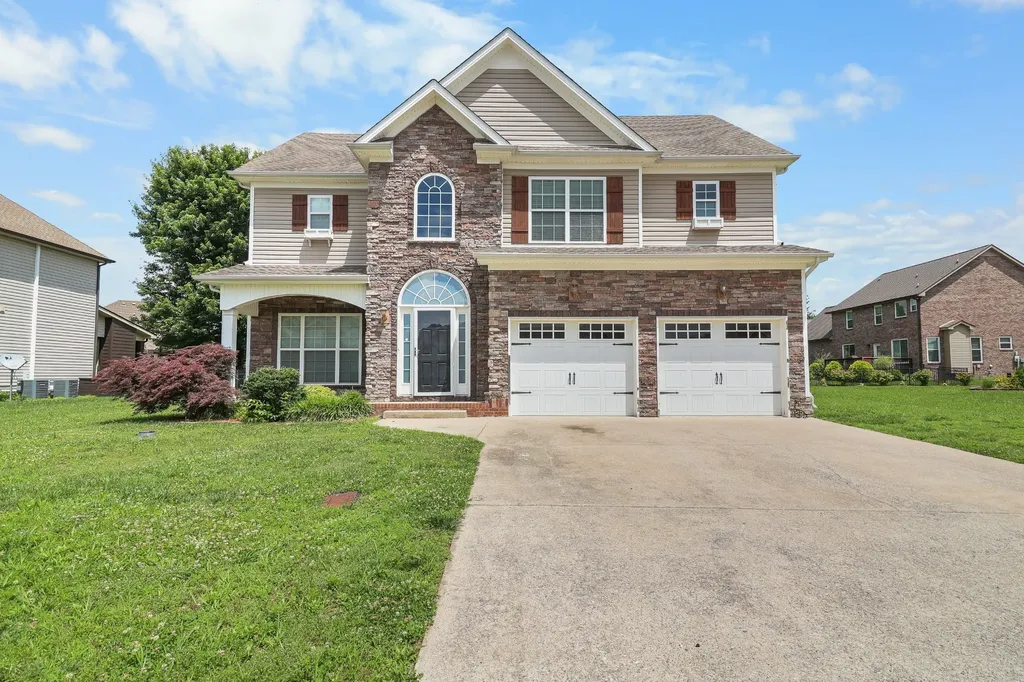 1093 Willow Circle Clarksville TN 37043