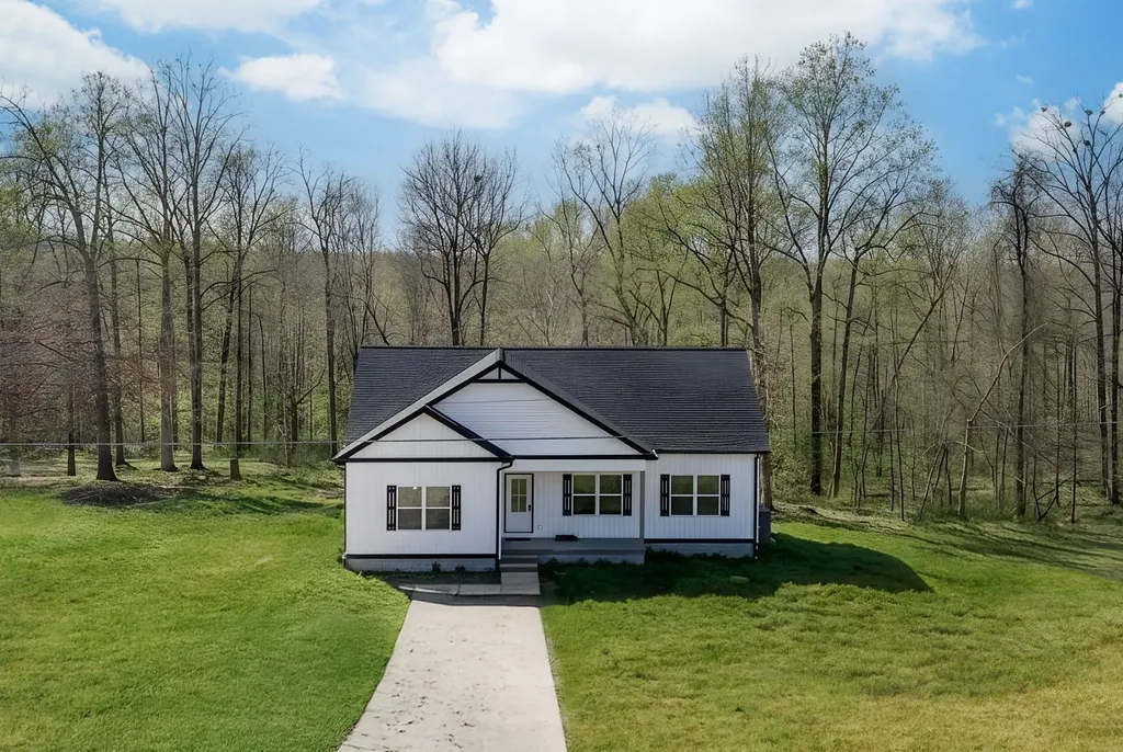 3033 Bowker Road Charlotte TN 37036