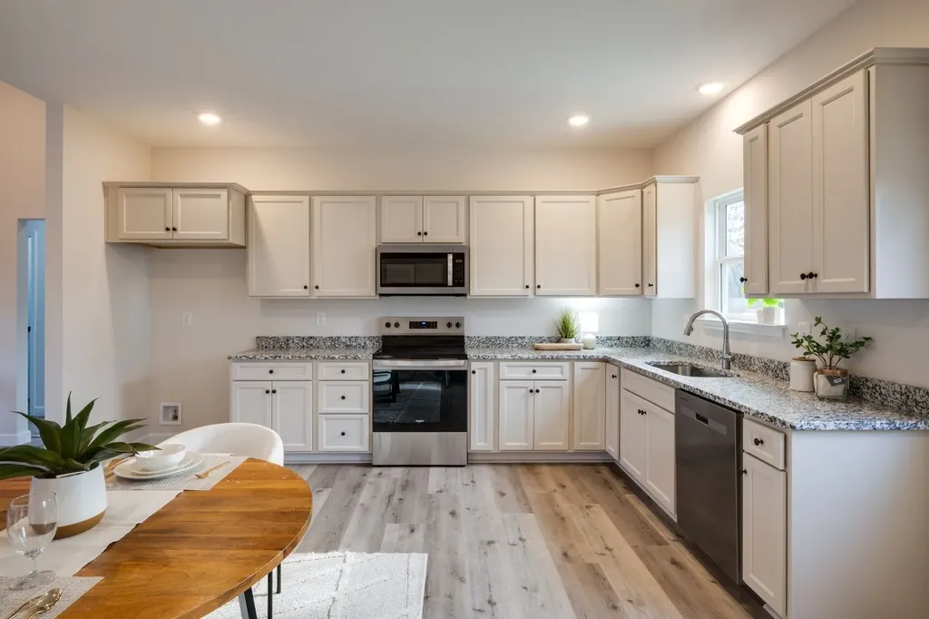 3033 Bowker Road Charlotte TN 37036