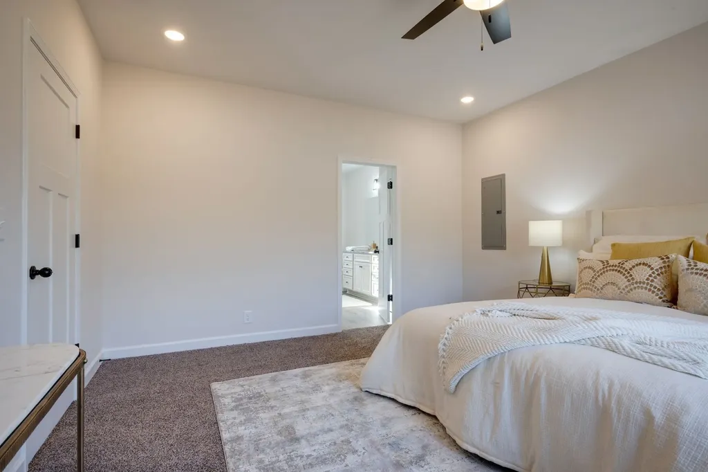 3033 Bowker Road Charlotte TN 37036