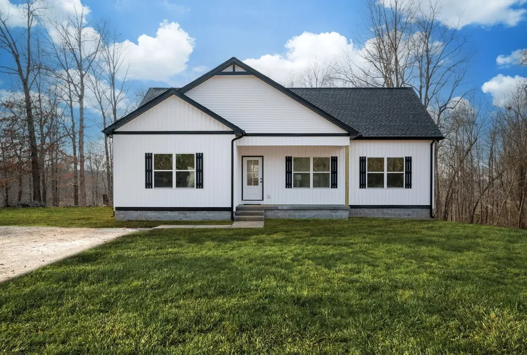 3033 Bowker Road Charlotte TN 37036