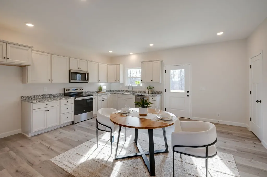 3033 Bowker Road Charlotte TN 37036