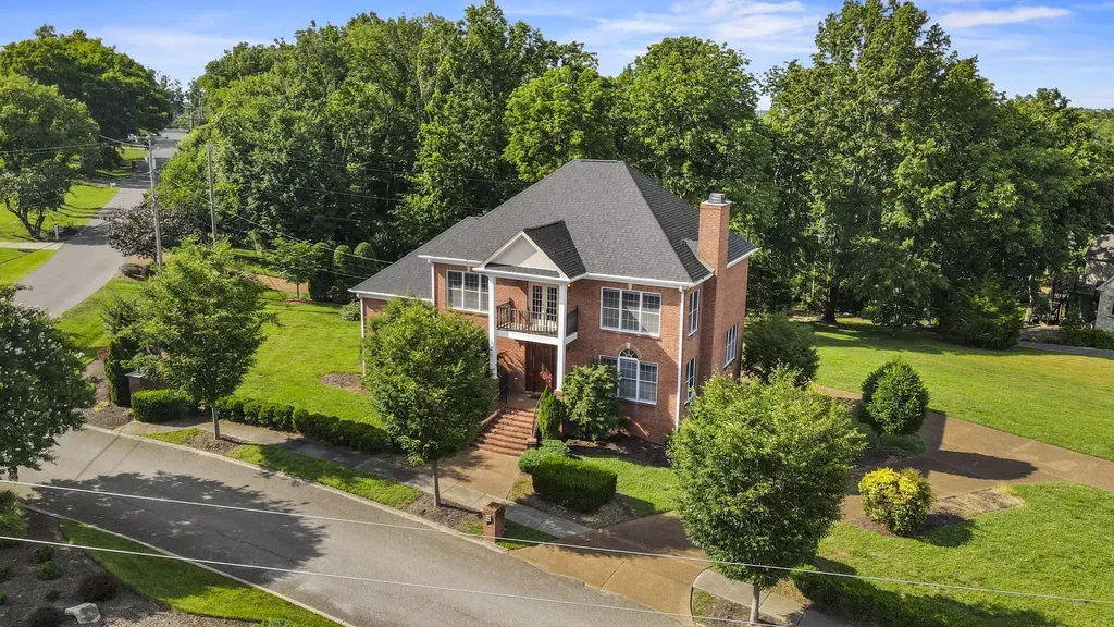 101 Governors Point Boulevard Hendersonville TN 37075
