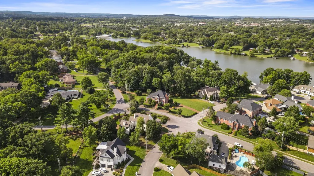 101 Governors Point Boulevard Hendersonville TN 37075