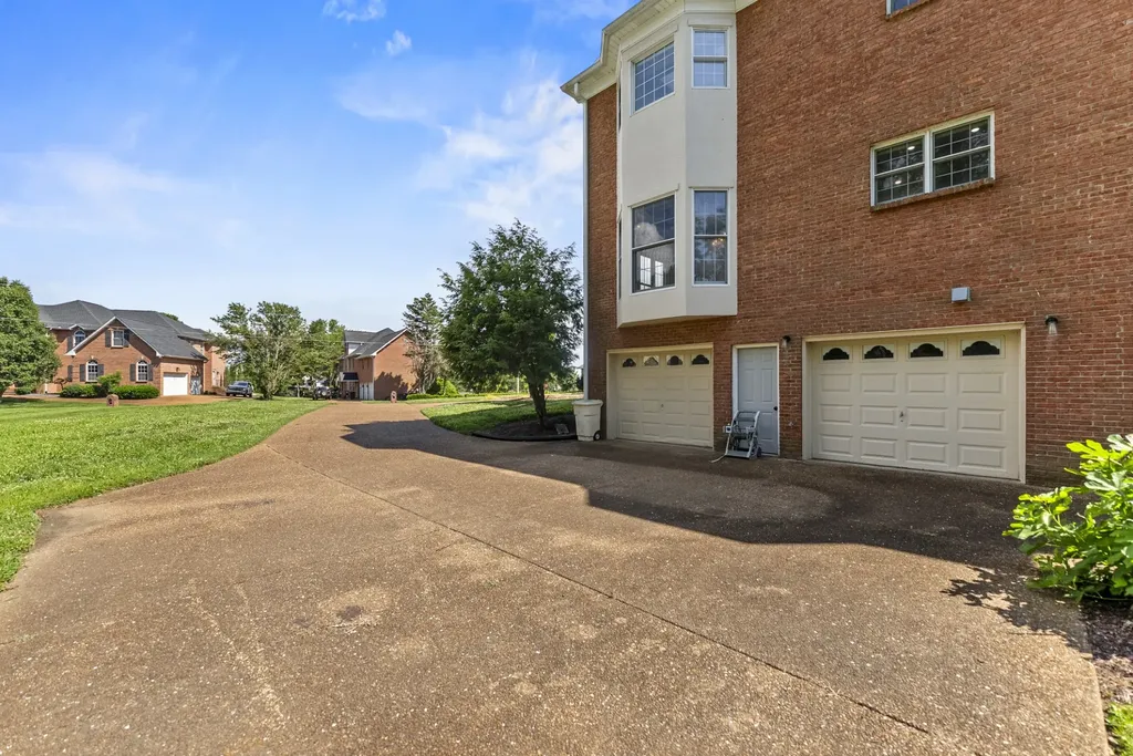 101 Governors Point Boulevard Hendersonville TN 37075