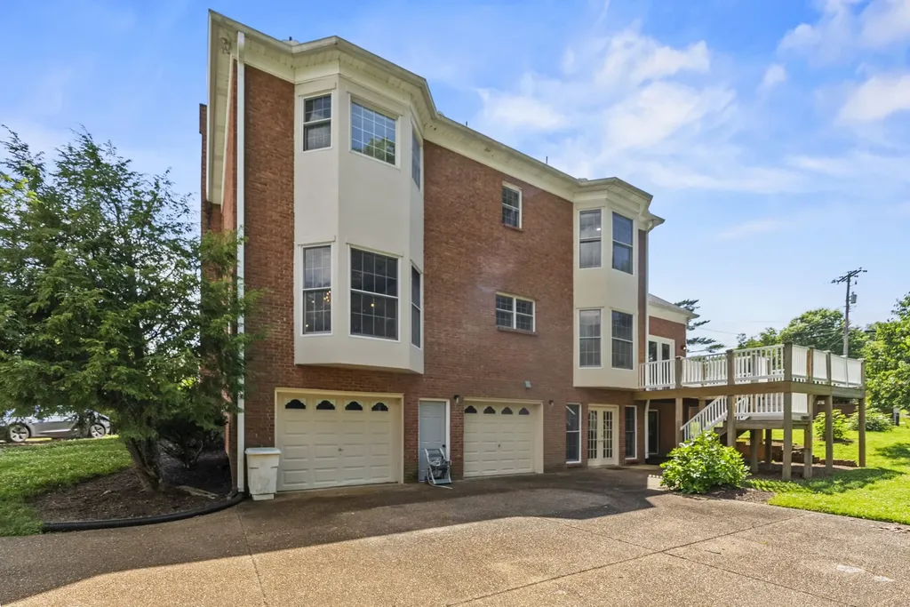 101 Governors Point Boulevard Hendersonville TN 37075