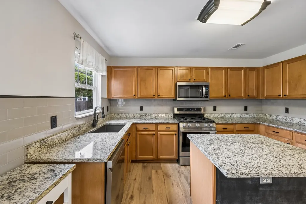 121 Cavalier Drive Hendersonville TN 37075