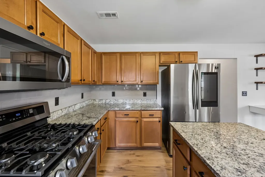 121 Cavalier Drive Hendersonville TN 37075
