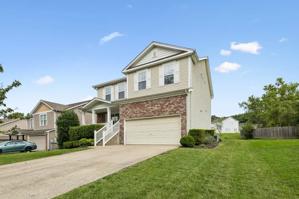 121 Cavalier Drive Hendersonville TN 37075