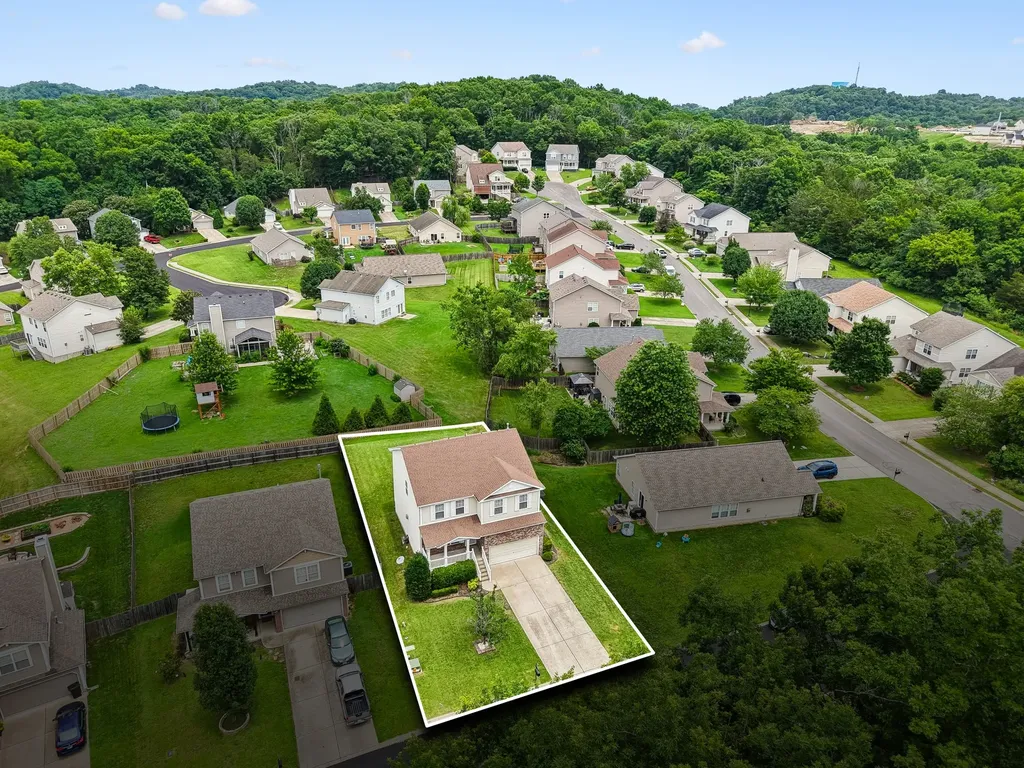 121 Cavalier Drive Hendersonville TN 37075