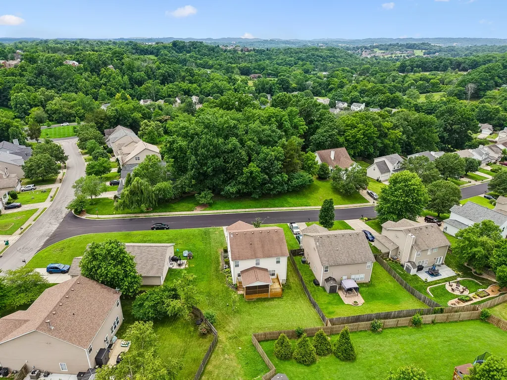 121 Cavalier Drive Hendersonville TN 37075