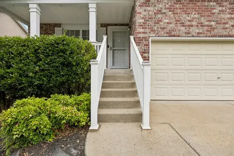 121 Cavalier Drive Hendersonville TN 37075