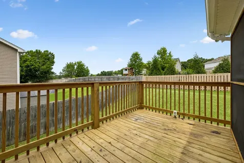 121 Cavalier Drive Hendersonville TN 37075