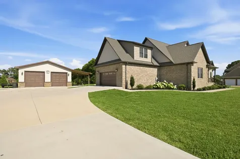 12 Mcfall Road Ethridge TN 38456