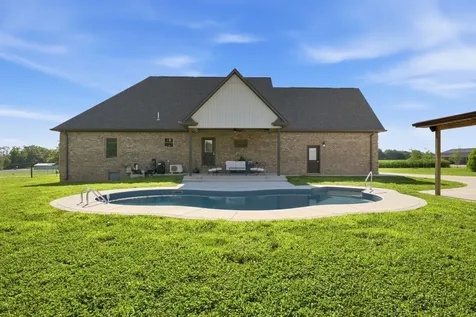 12 Mcfall Road Ethridge TN 38456
