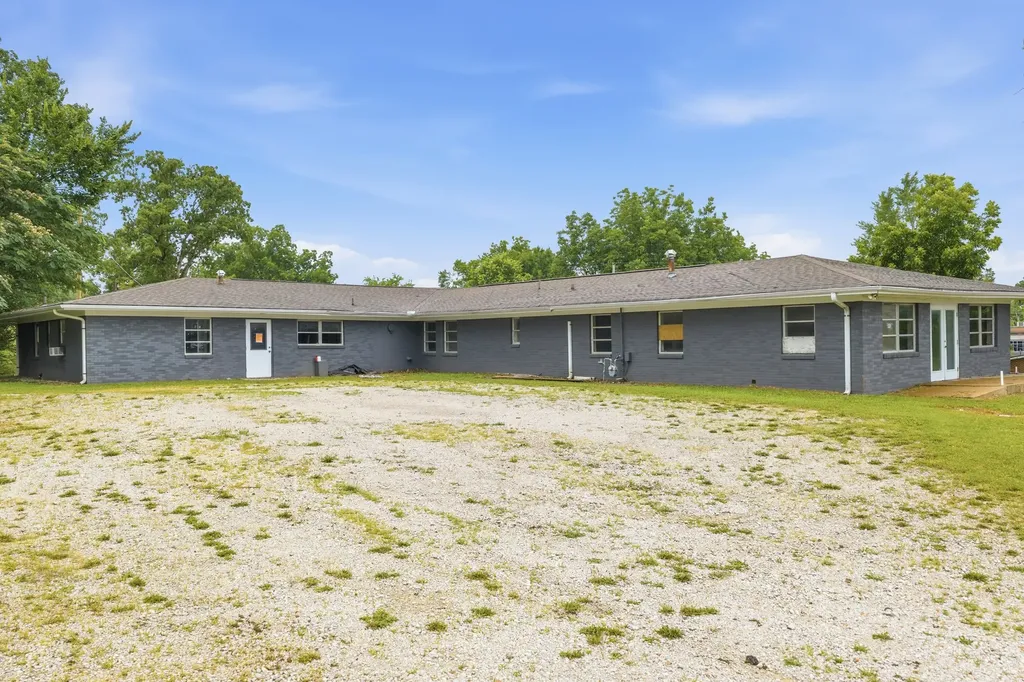 105 Kentucky Ave, S Parsons TN 38363