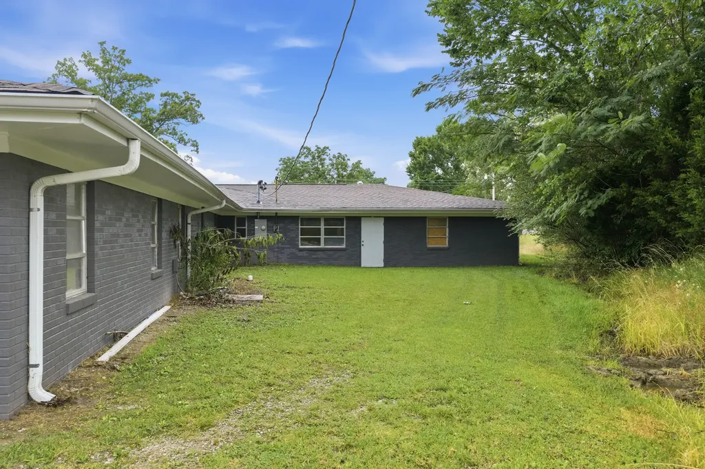 105 Kentucky Ave, S Parsons TN 38363