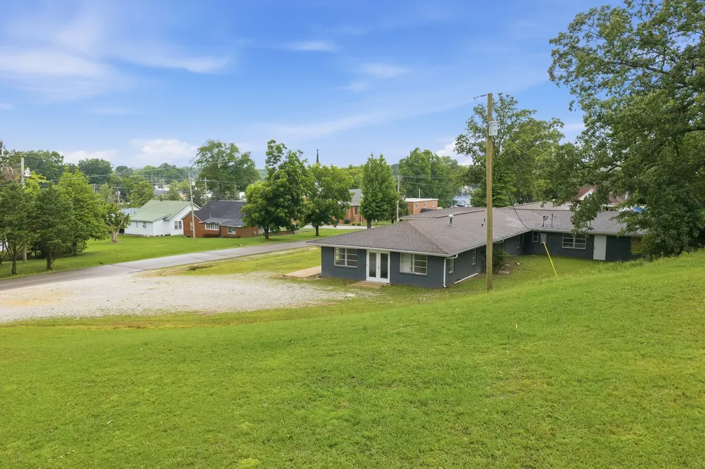 105 Kentucky Ave, S Parsons TN 38363
