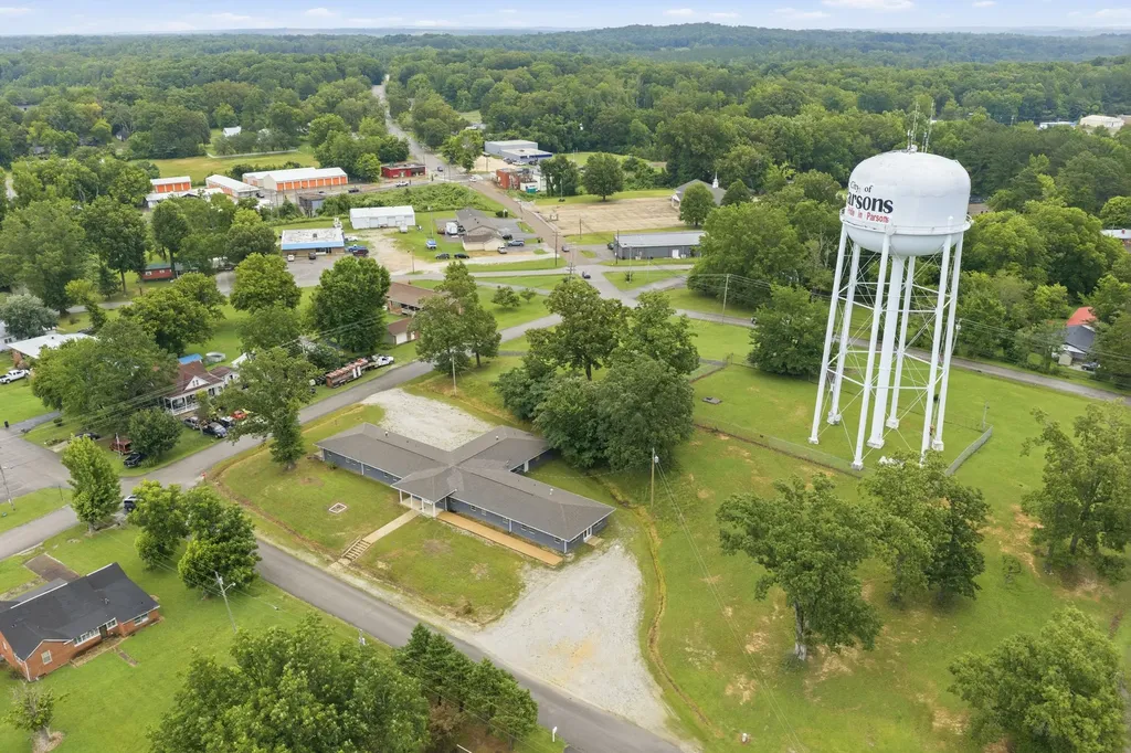 105 Kentucky Ave, S Parsons TN 38363