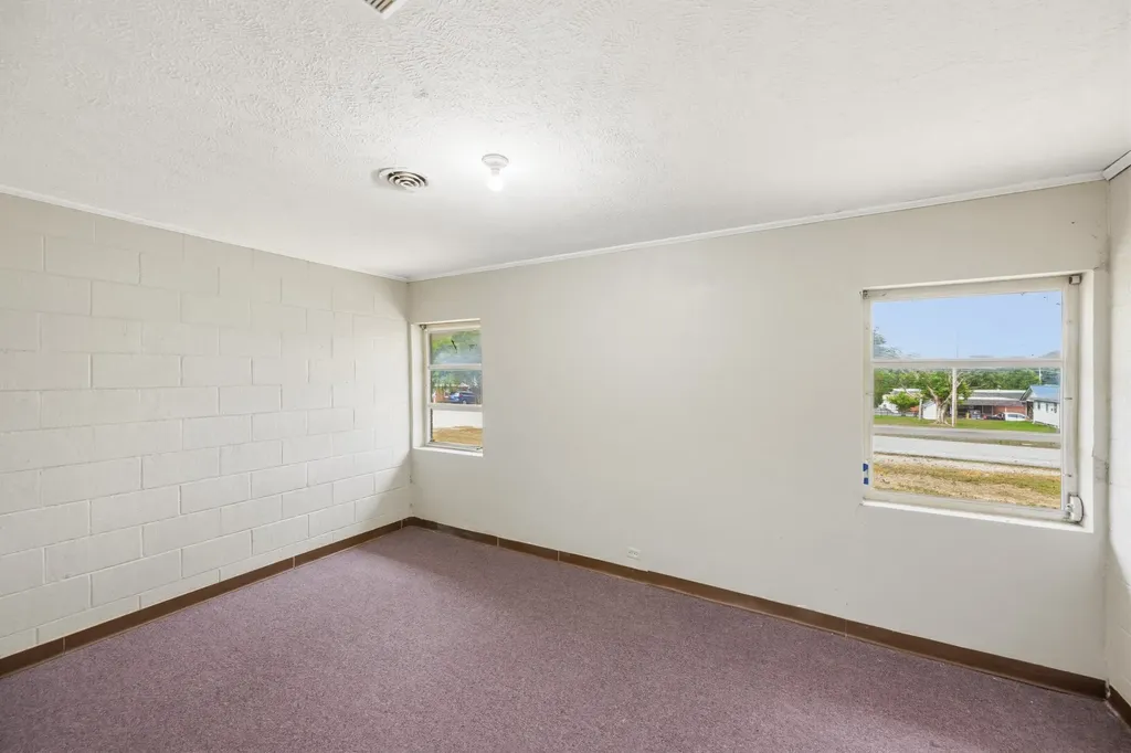 105 Kentucky Ave, S Parsons TN 38363