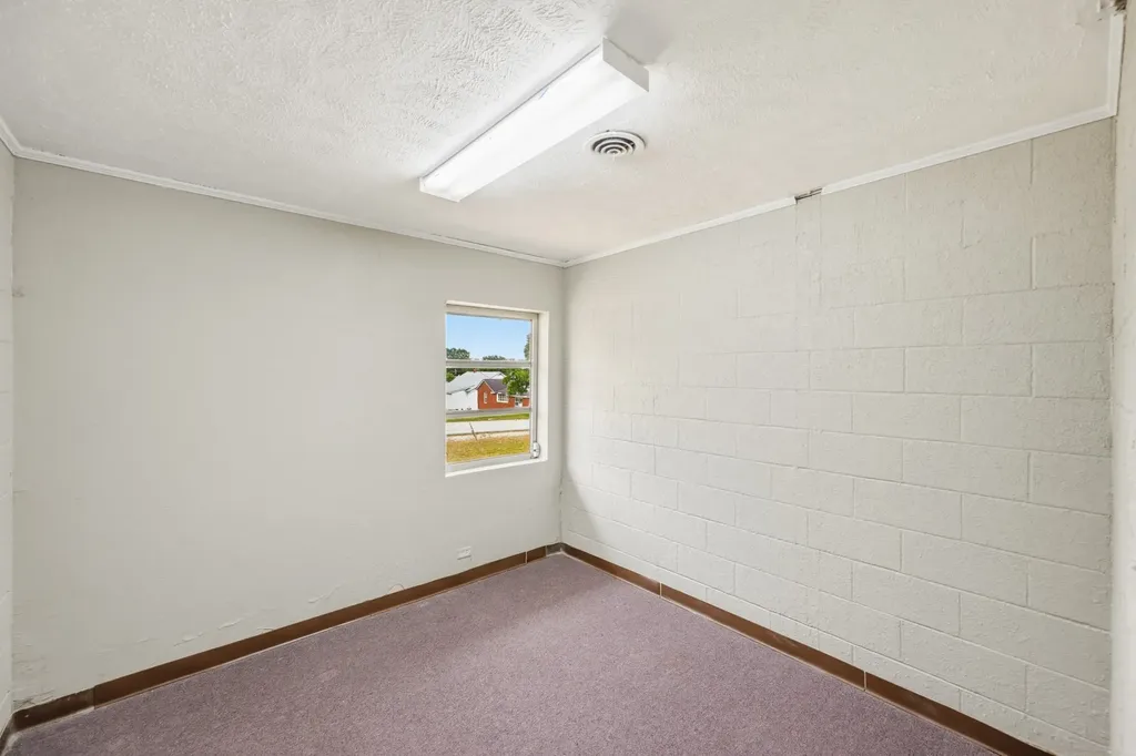 105 Kentucky Ave, S Parsons TN 38363