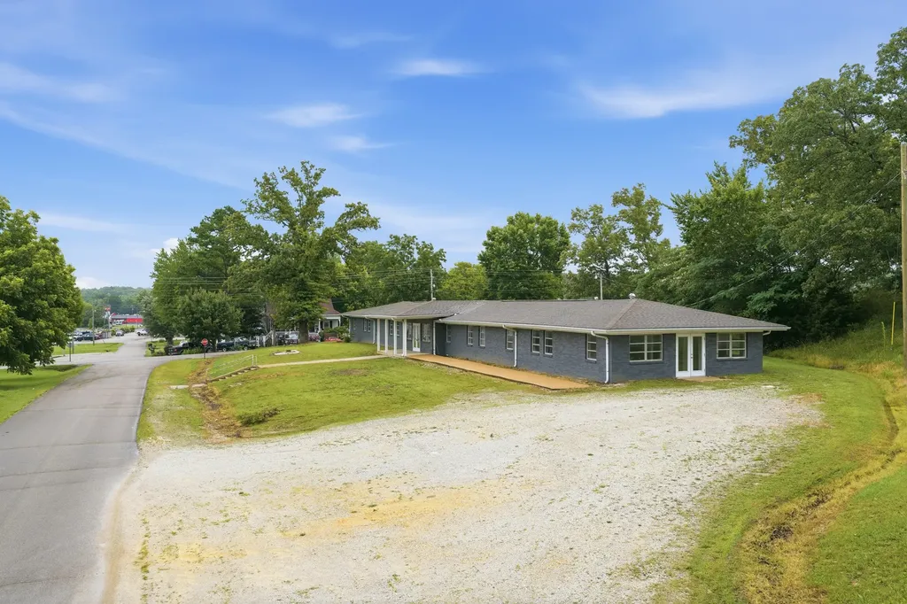 105 Kentucky Ave, S Parsons TN 38363