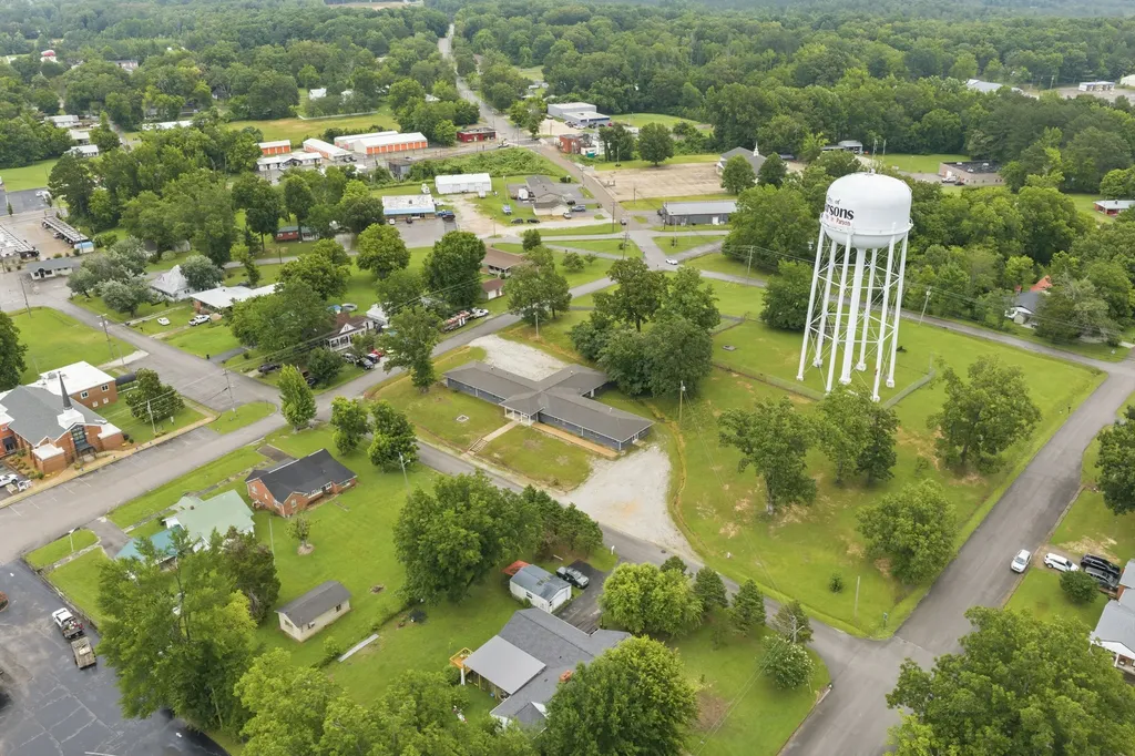 105 Kentucky Ave, S Parsons TN 38363