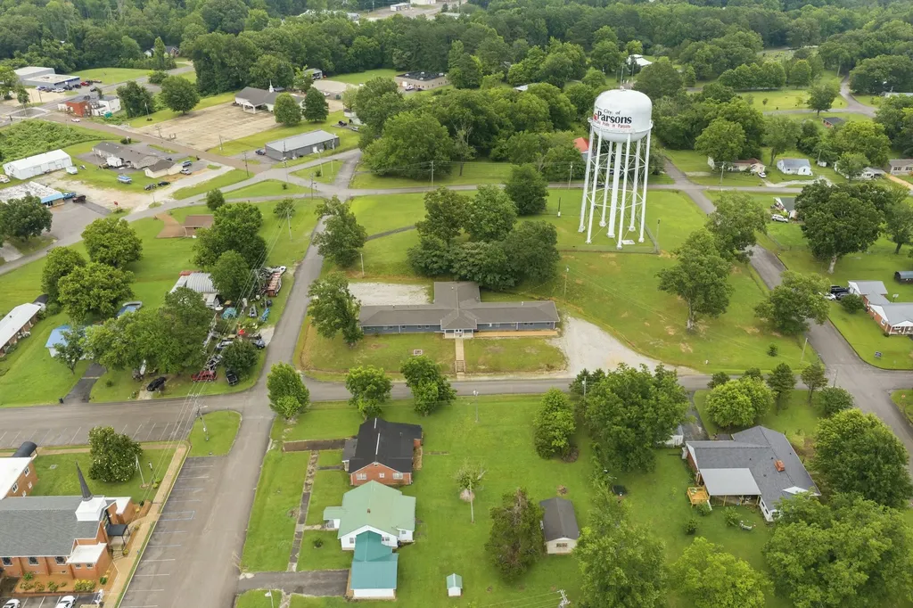 105 Kentucky Ave, S Parsons TN 38363