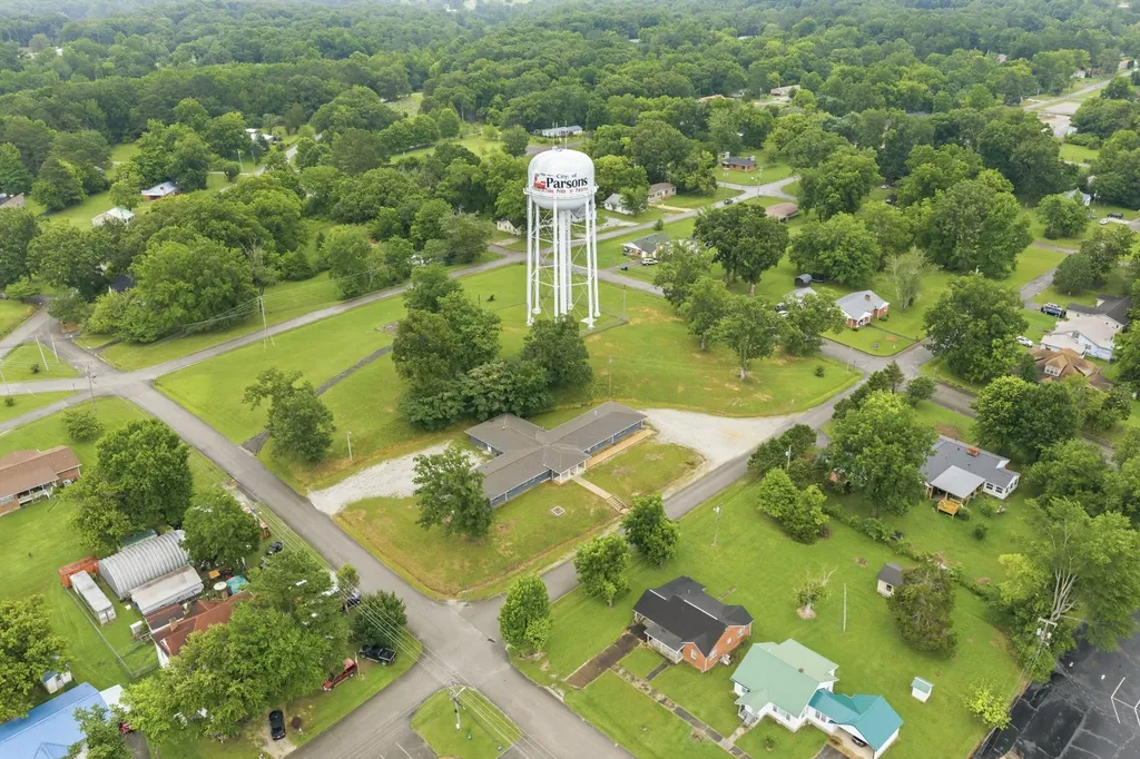 105 Kentucky Ave, S Parsons TN 38363