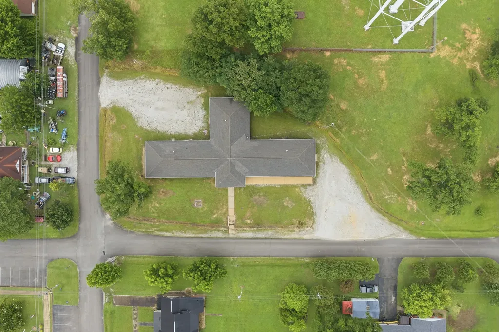 105 Kentucky Ave, S Parsons TN 38363