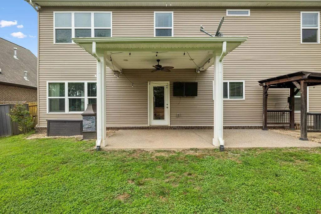 1364 Wentworth Drive Gallatin TN 37066