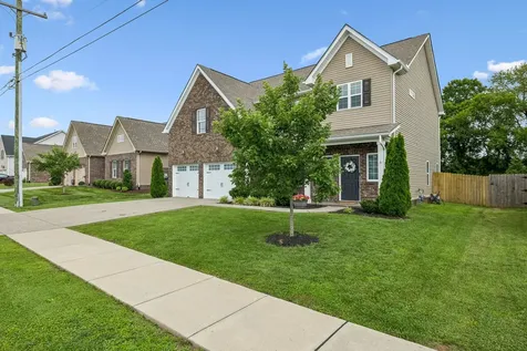 1364 Wentworth Drive Gallatin TN 37066