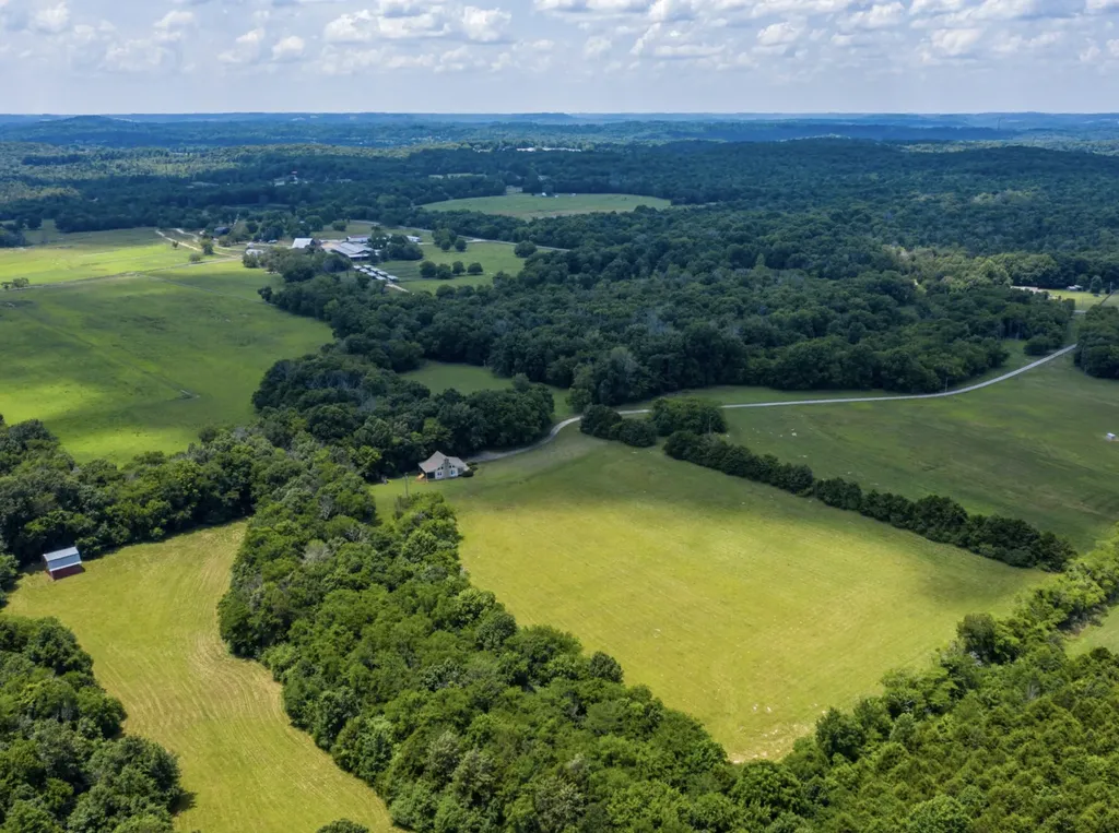 3008 Luke Moser Road Columbia TN 38401