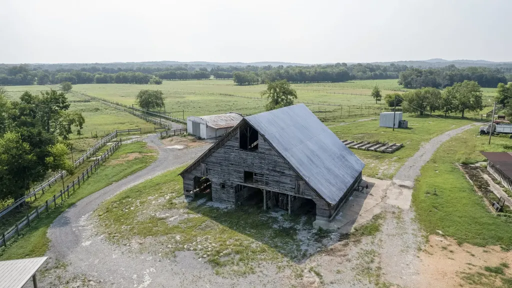 3008 Luke Moser Road Columbia TN 38401