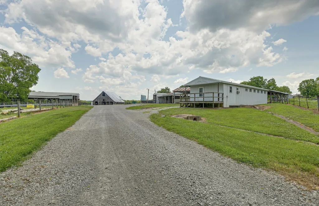 3008 Luke Moser Road Columbia TN 38401