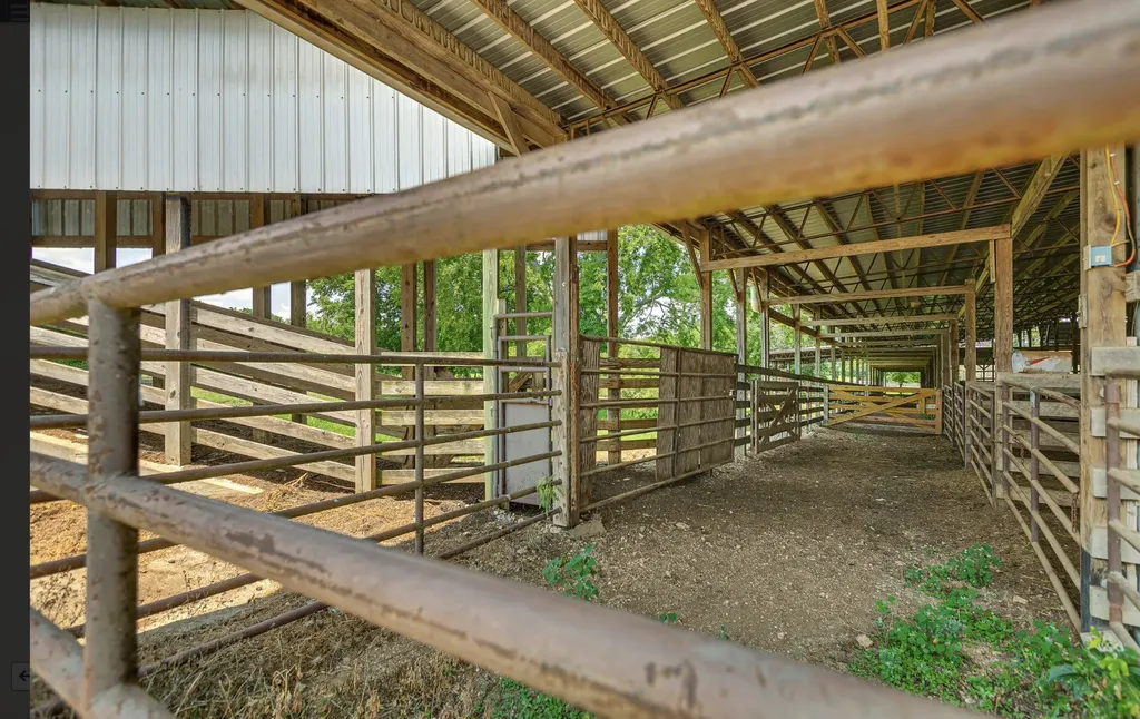 3008 Luke Moser Road Columbia TN 38401